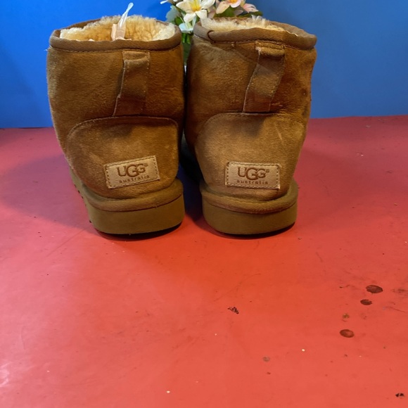 Ugg boots SZ 7 - Picture 3 of 7
